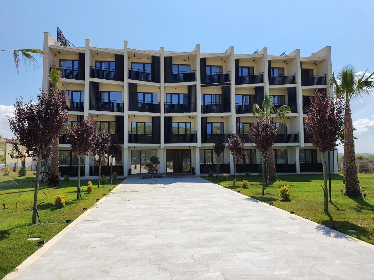 Amber Hotel Albania Спиле Екстериор снимка