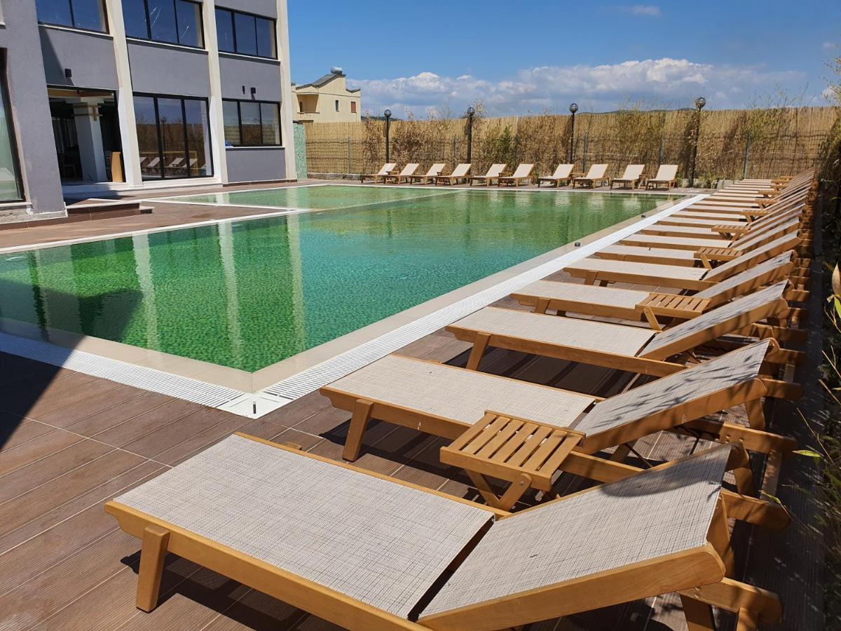 Amber Hotel Albania Спиле Екстериор снимка