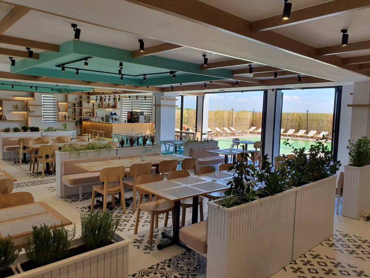 Amber Hotel Albania Спиле Екстериор снимка