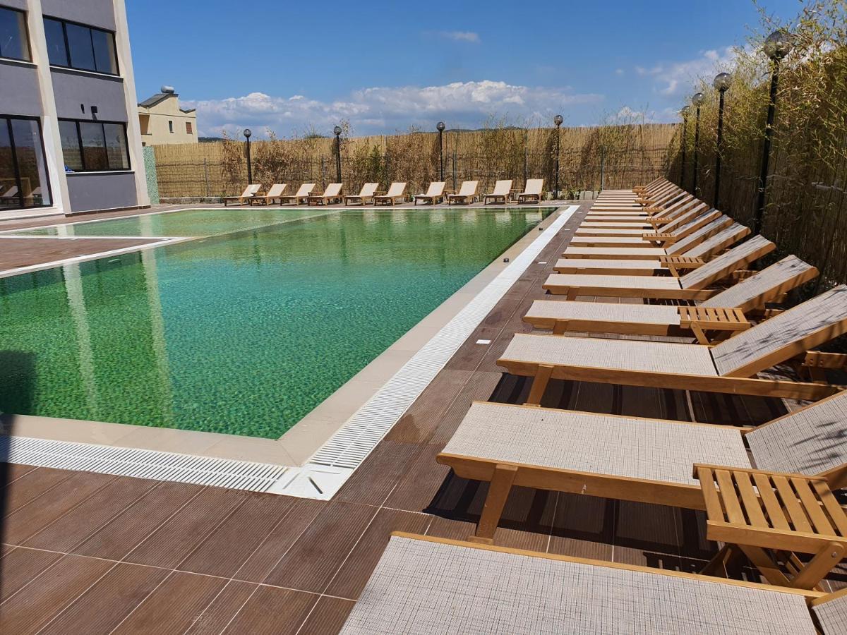 Amber Hotel Albania Спиле Екстериор снимка
