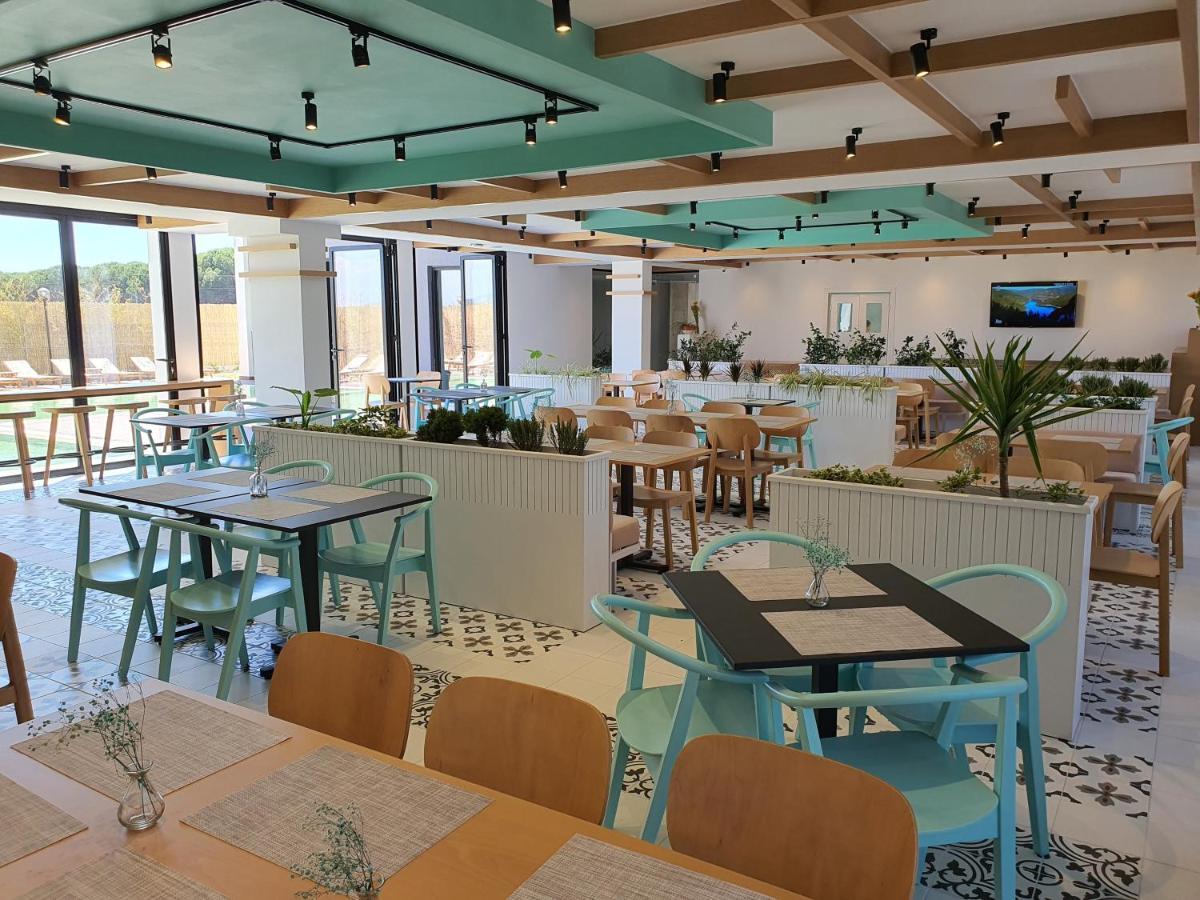 Amber Hotel Albania Спиле Екстериор снимка