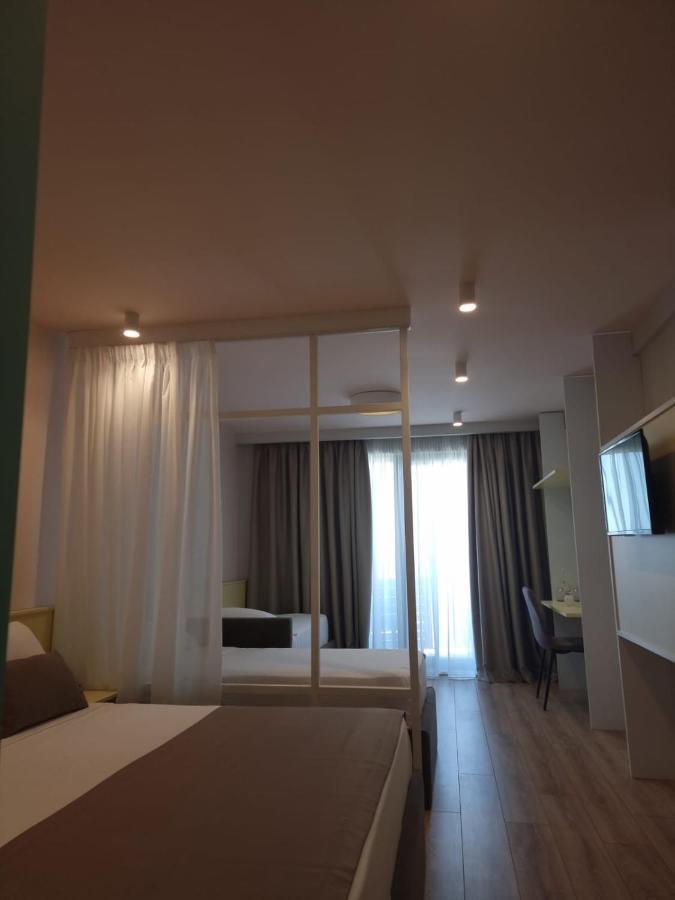Amber Hotel Albania Спиле Екстериор снимка