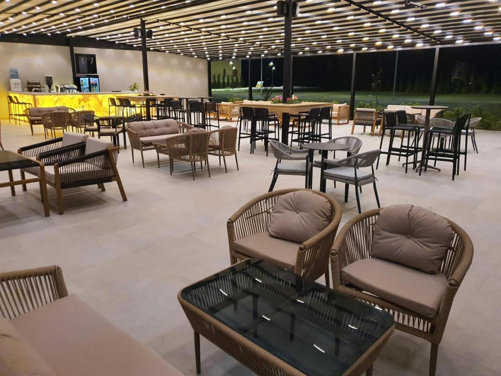 Amber Hotel Albania Спиле Екстериор снимка