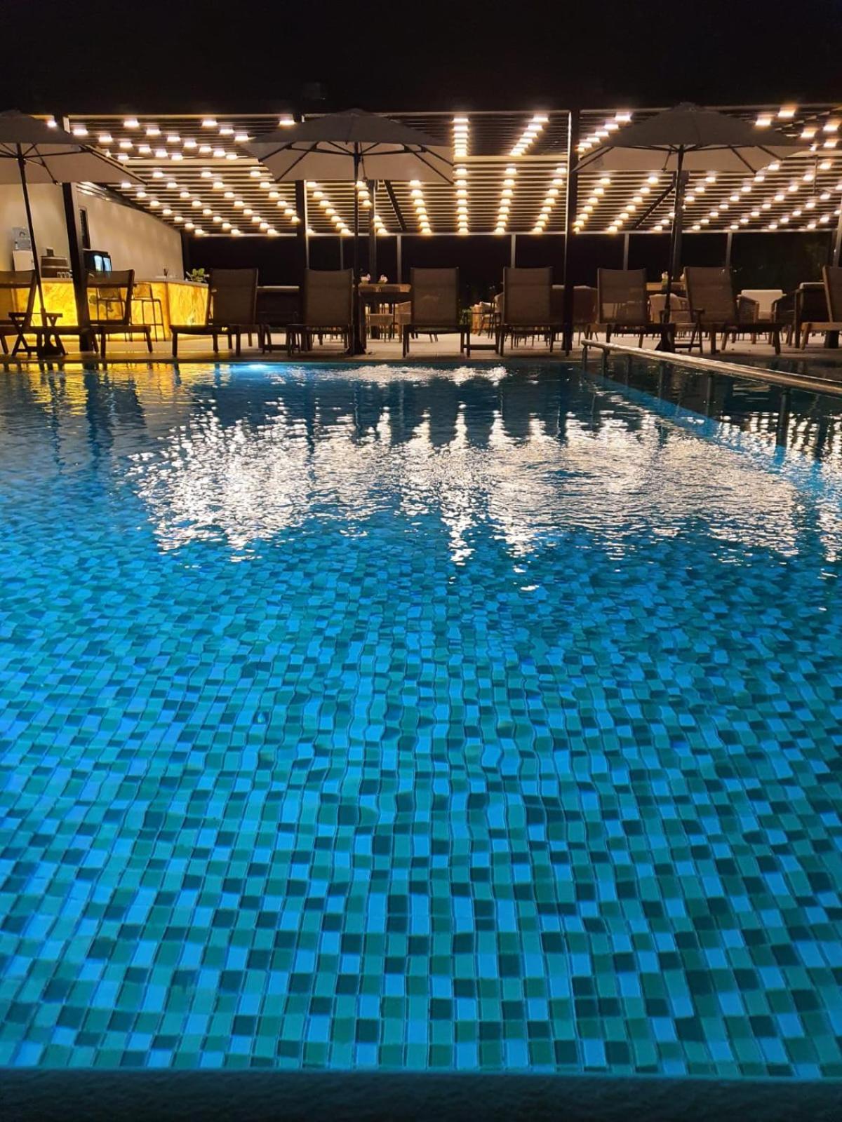 Amber Hotel Albania Спиле Екстериор снимка