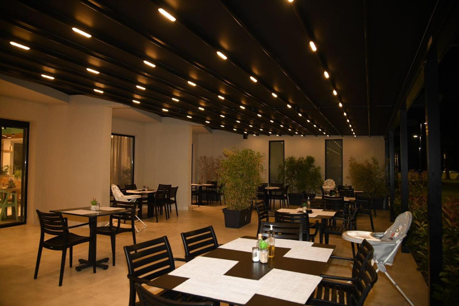 Amber Hotel Albania Спиле Екстериор снимка
