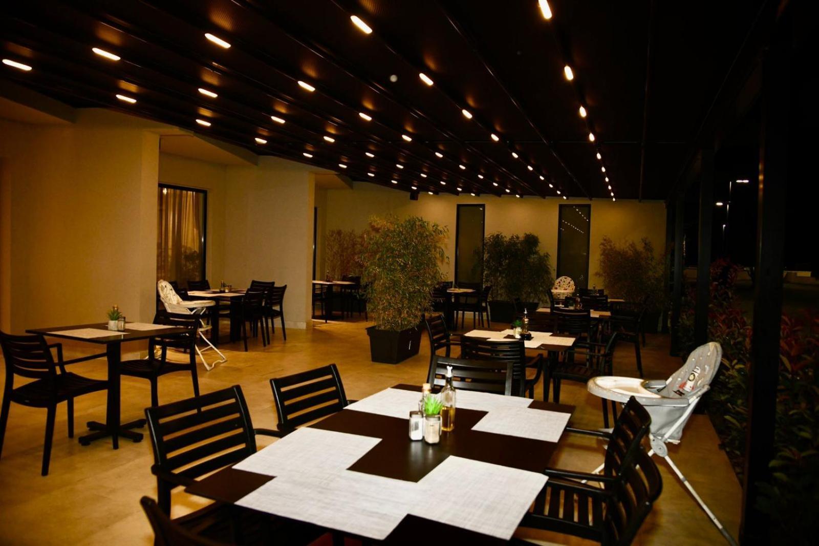 Amber Hotel Albania Спиле Екстериор снимка